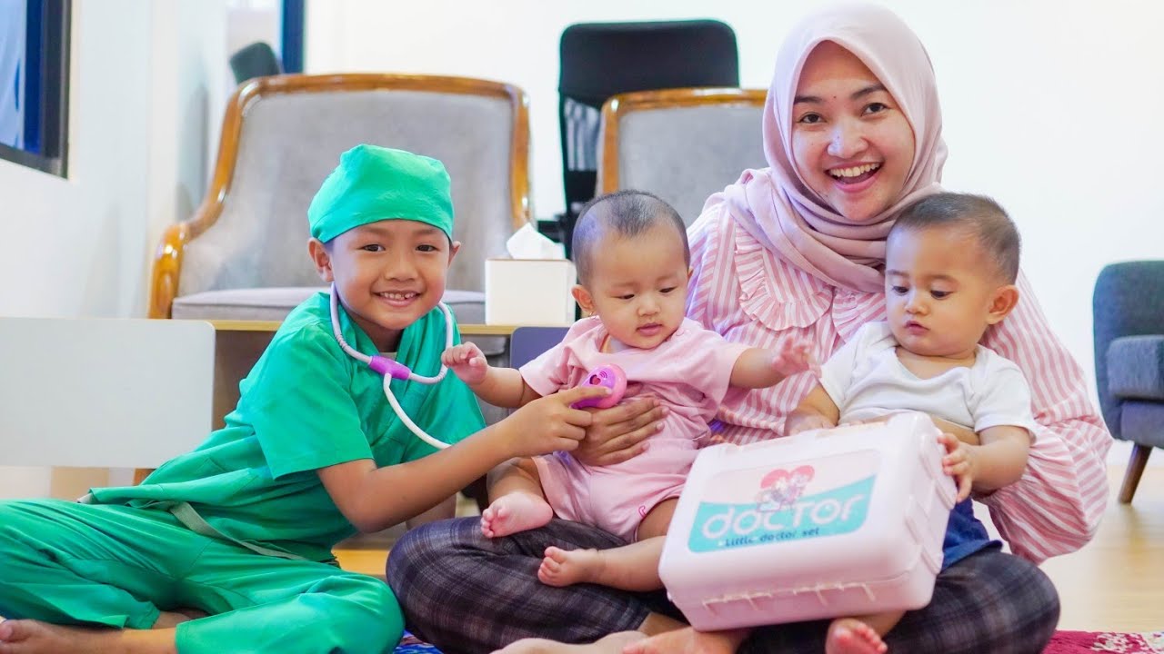 DUA BAYI LUCU DI IMUNISASI 👶 DRAMA DOKTER DOKTERAN | Davino Vlog
