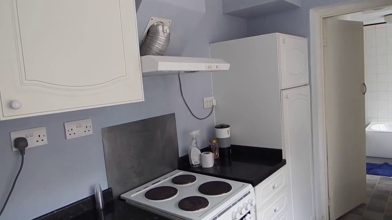 Video tour of student property in Egham, Surrey