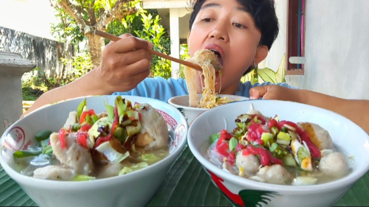 TERNYATA NGEBAKSO SAMBIL NAHAN NANGIS ITU NGK ENAK 😭😭