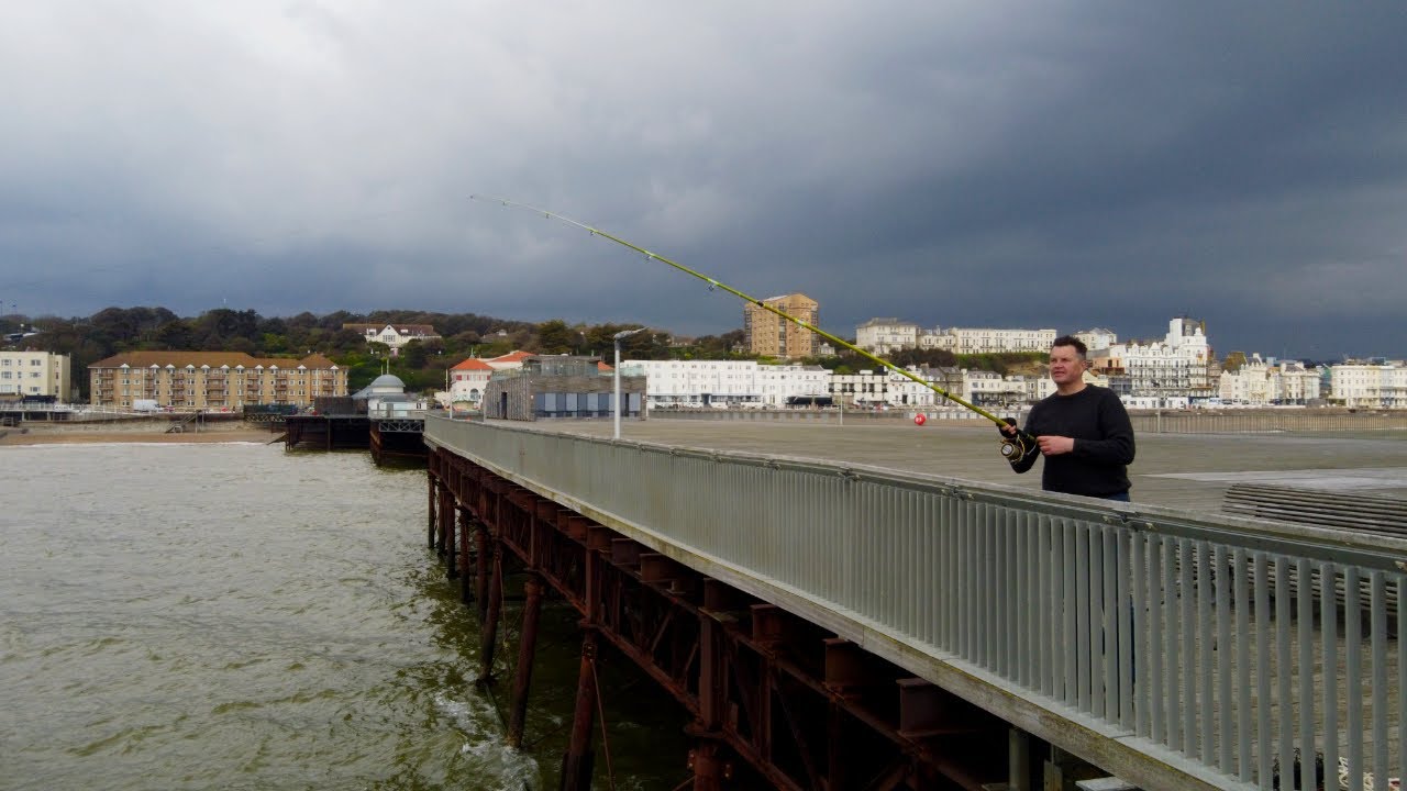 Морская рыбалка с пирса Гастингса