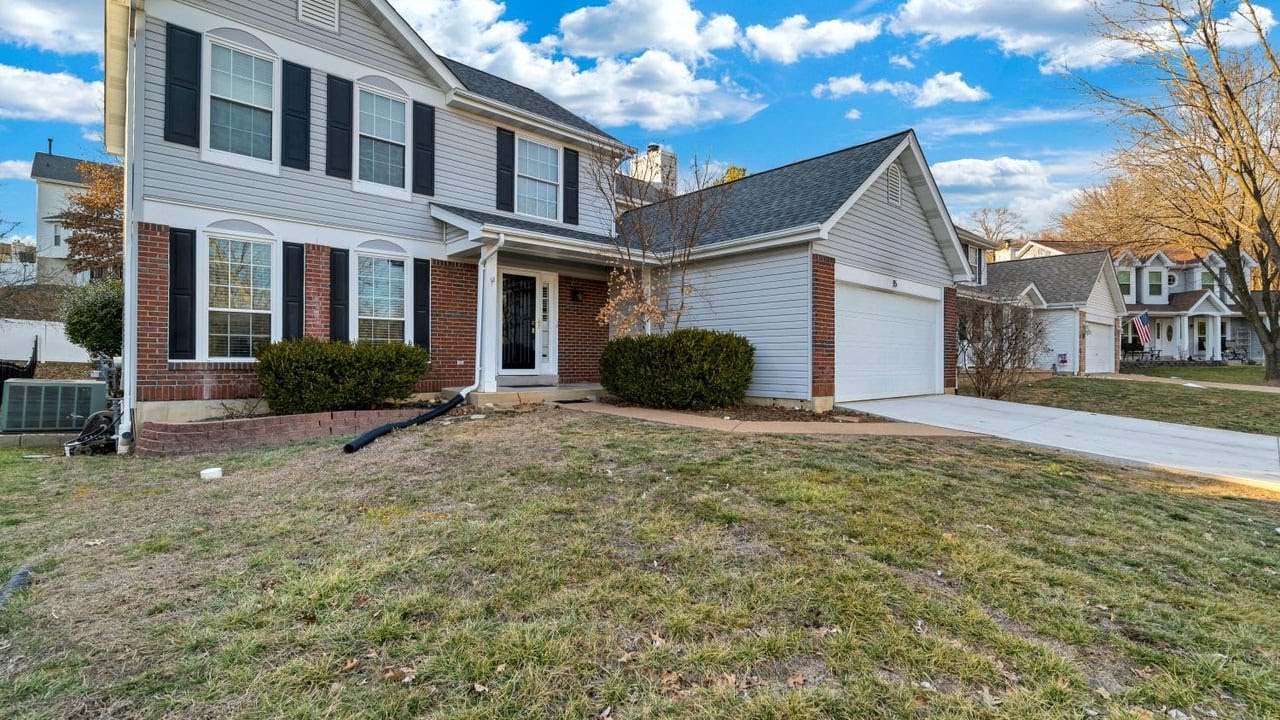15 Rockwood Pl Ct, Eureka, MO