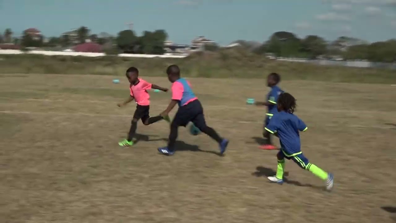 MAGNET ACADEMY YATOA MAFUZO BURE  KWA VIJANA WENYE UWEZO WA KUCHEZA SOKA