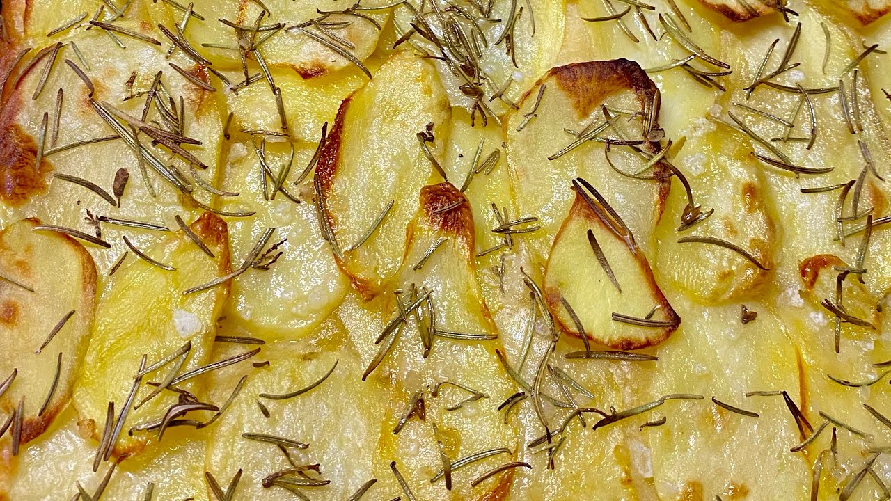 FOCACCIA CON PATATE E ROSMARINO