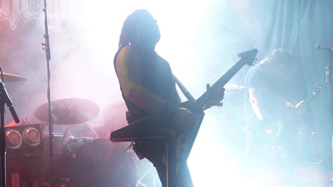 NIGHT DEMON - Darkness Remains - (HQ sound live)