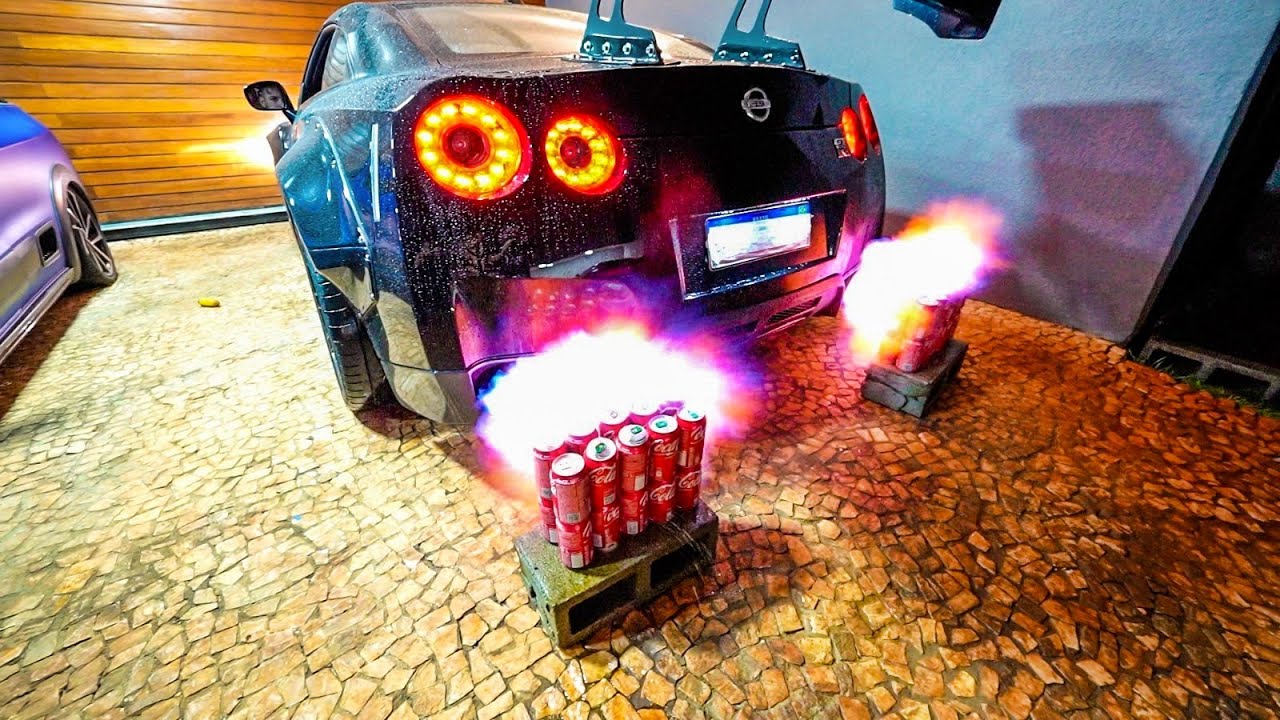 NISSAN GTR DE 700CV VS PAREDAO DE COCA COLA DE NOITE!