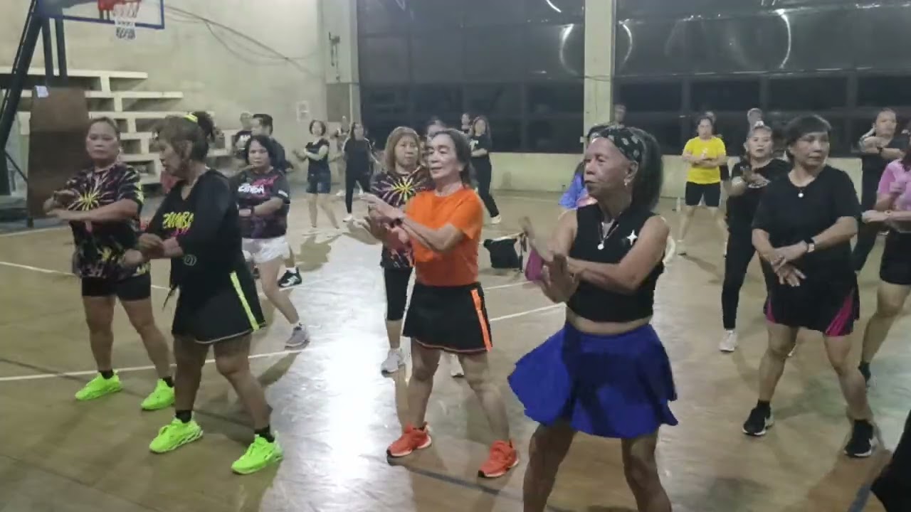 @knlphysicalfitness1425 Friday zumba with ZIN Randy. Music belongs to the rightful owner 
