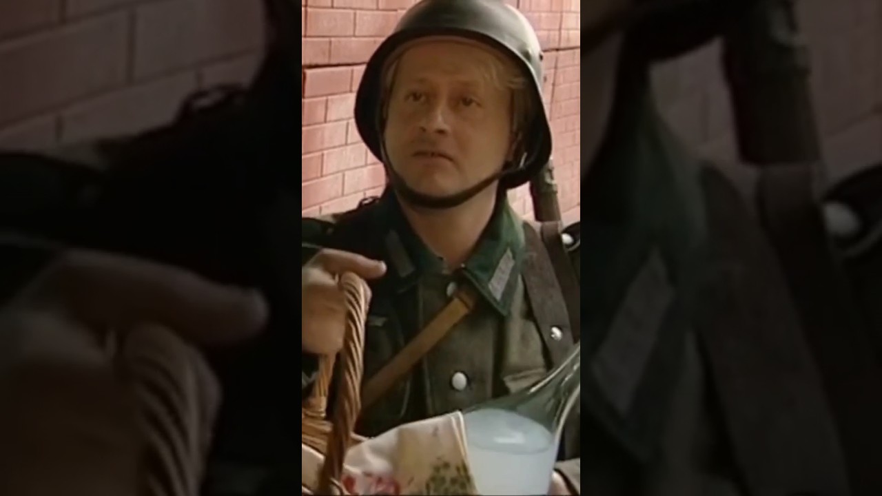Немец в деревне😂 [6 кадров] #смех #funny #ржака #юмор #6кадров #приколы #угар #сериалы #фильмы #кино