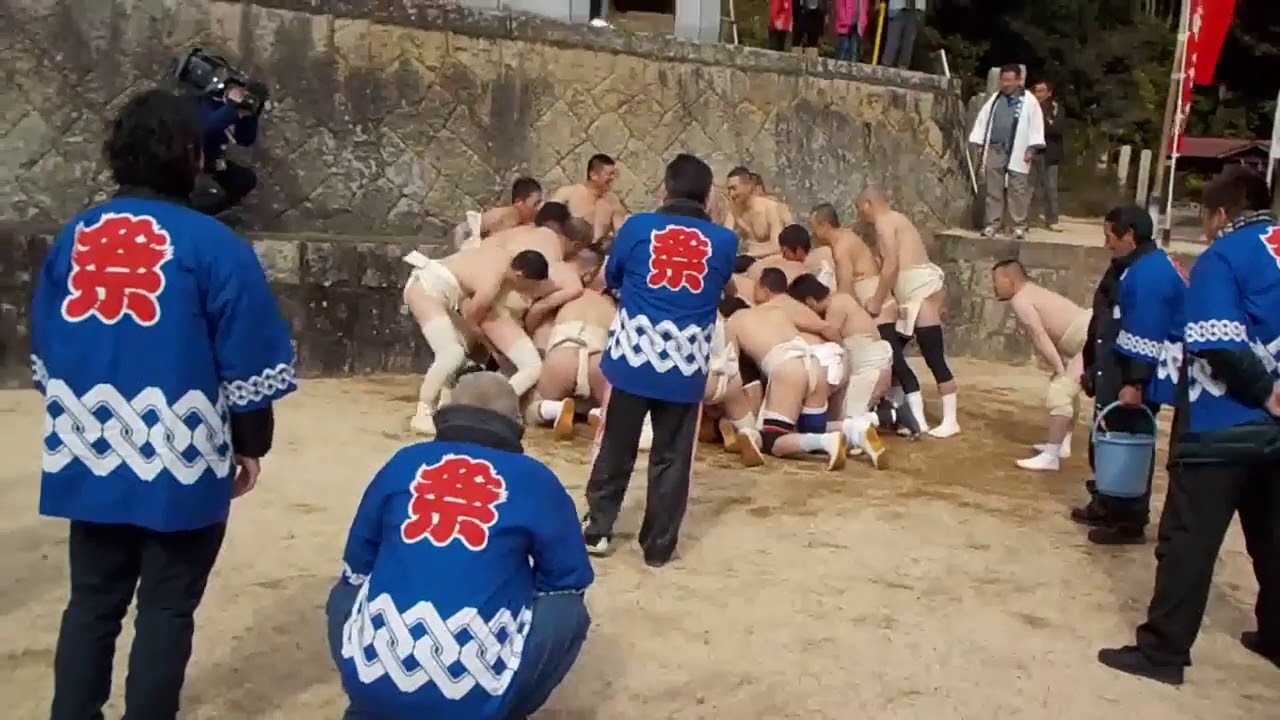 岡山の祭り【神田稲荷神社餅まき会陽】毎年２月１１日・瀬戸内市