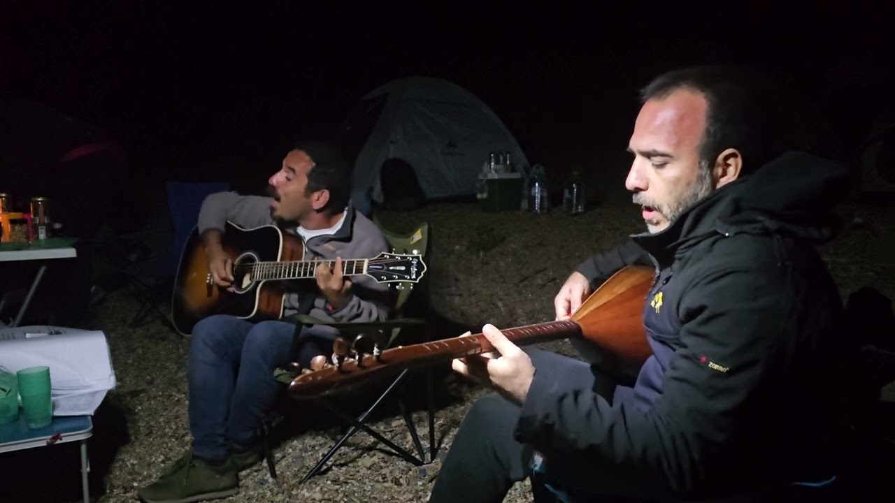 PENCERENE BAK BİR YARALI KIRLANGIÇ VAR, YÜREĞİNE AL ONU ALEV GÖZLÜ YAR ...ÖZLEM ...