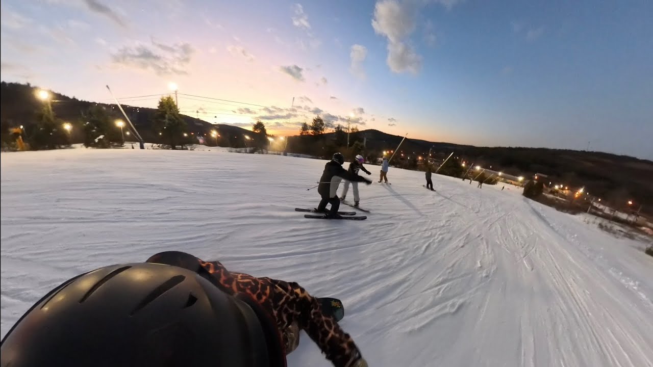 Careless Skier Takes Out Snowboarder | Blue Mt PA |