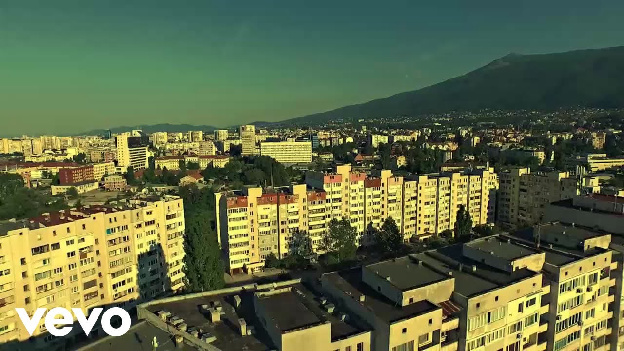 Sarafa - LIVE IT ft. Young Noble, Koz Harlem