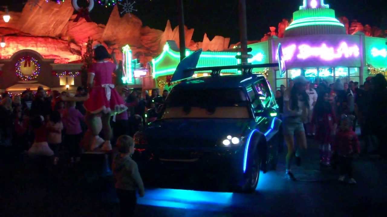 DISNEY CALIFORNIA ADVENTURE   DJ'S DANCE 'N DRIVE IN CARS LAND ( 12-24-12 )