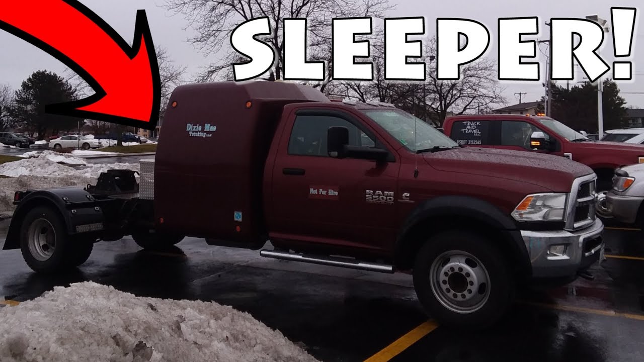 Спальное место шириной 54 дюйма в Dodge 5500 2017 года
