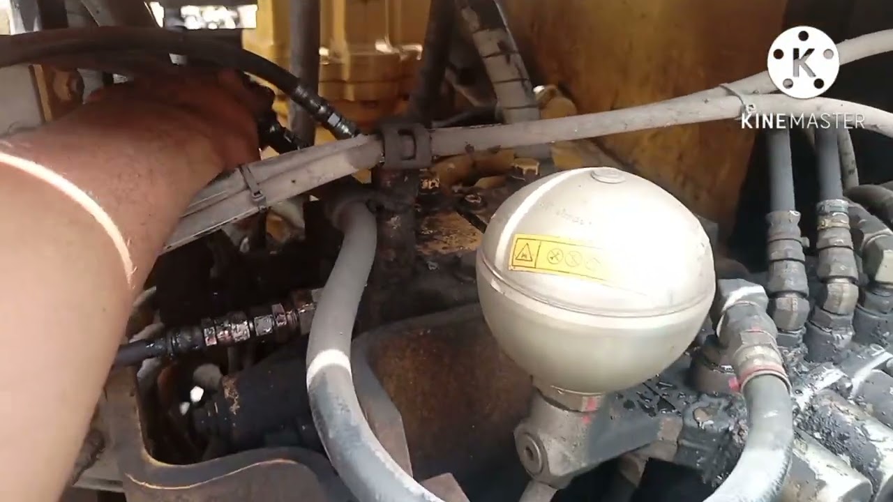 Komatsu PC 300/400 bincang2 seputar hyd system' pnjelasan detail merger divider dll. simak vidionya😊