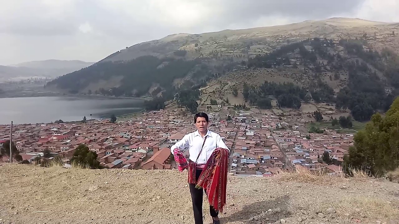 Poesía a mi pueblo  en Quechua Cusqueño. Titulado ACOPIA LLAQTAYPA KAUSAYNIN.