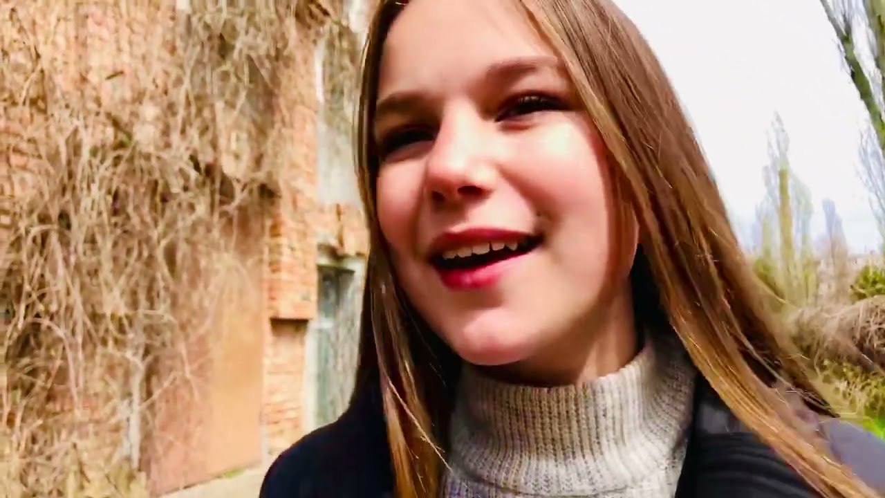 АНЯ РЕШИЛА СДЕЛАТЬ ПРИВОРОТ)