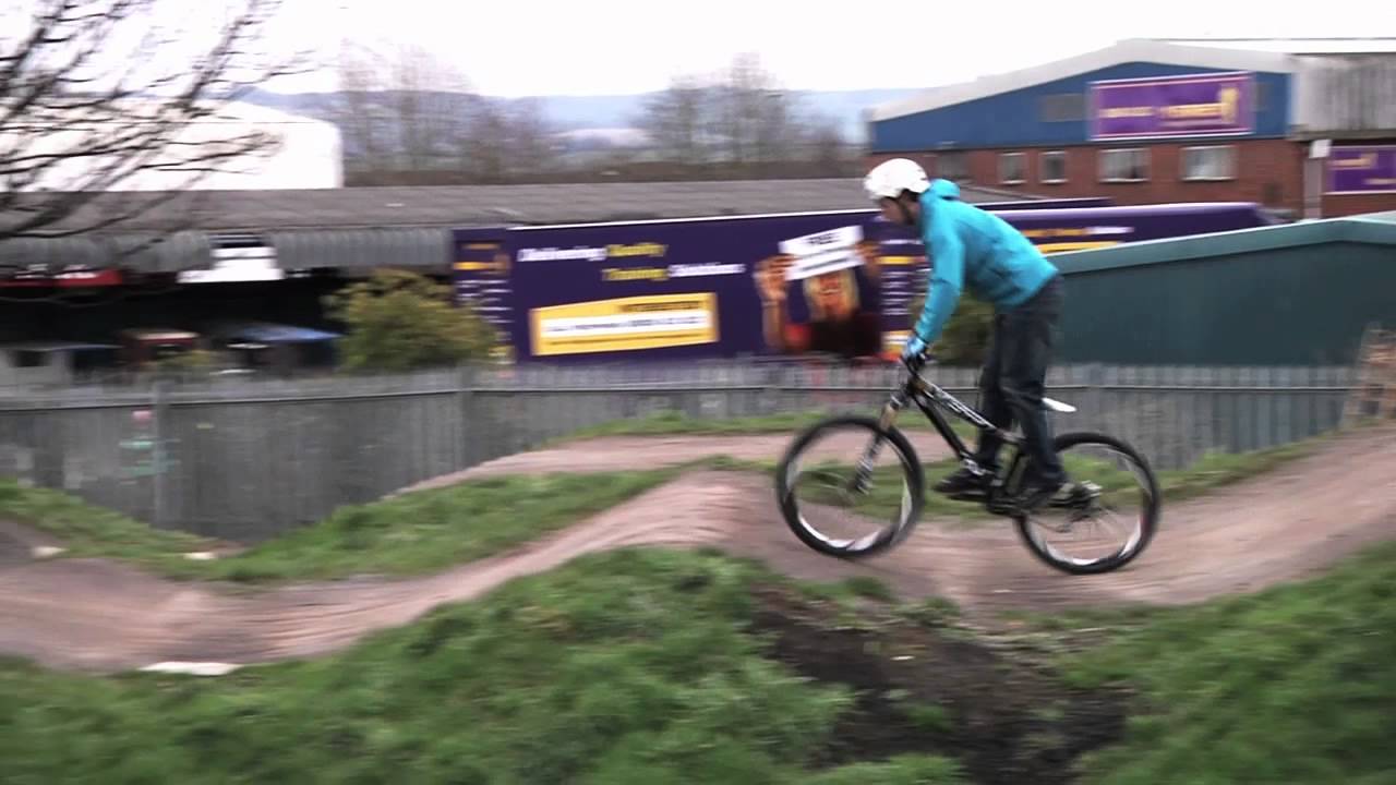How to ride pump tracks