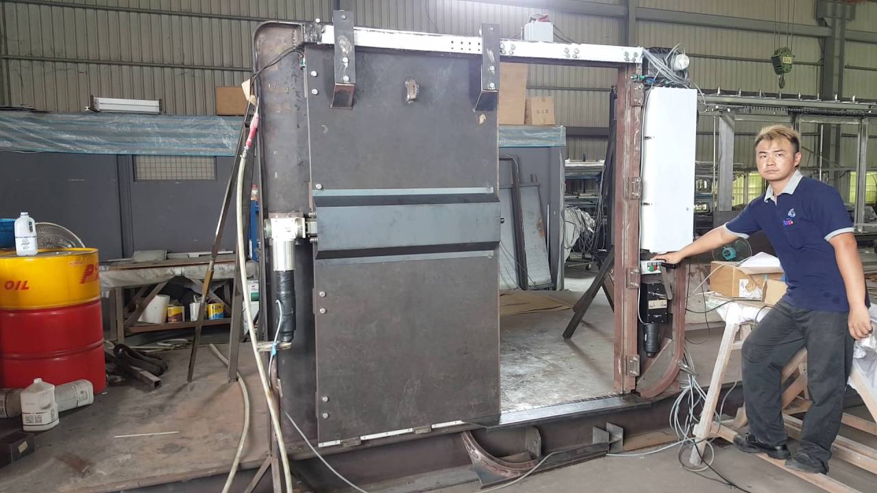 Electric watertight sliding doors