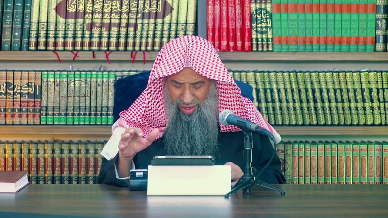 ما حكم بلع الريق الموجود على الشفتين للصائم وهل يلزمه القضاء؟
