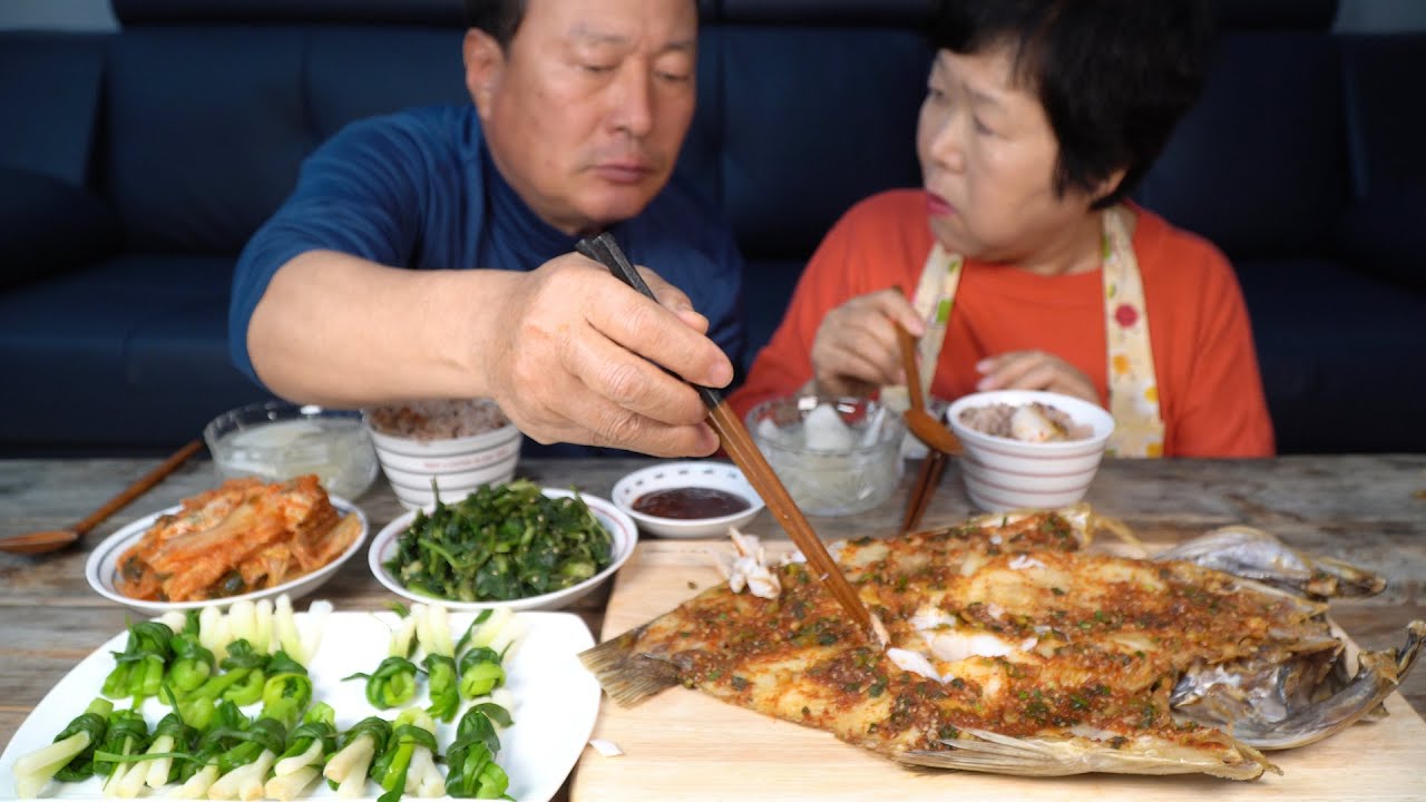 큰 우럭을 가마솥에 쪄서 양념 쓱쓱~ 우럭찜 (Braised Rockfish) 요리&먹방!! - Mukbang eating show