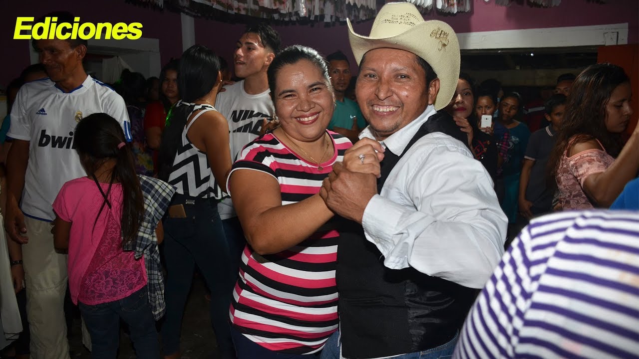 Don Katoko le entra al baile #13 fin en 15 años de Yenifer - Ediciones Mendoza
