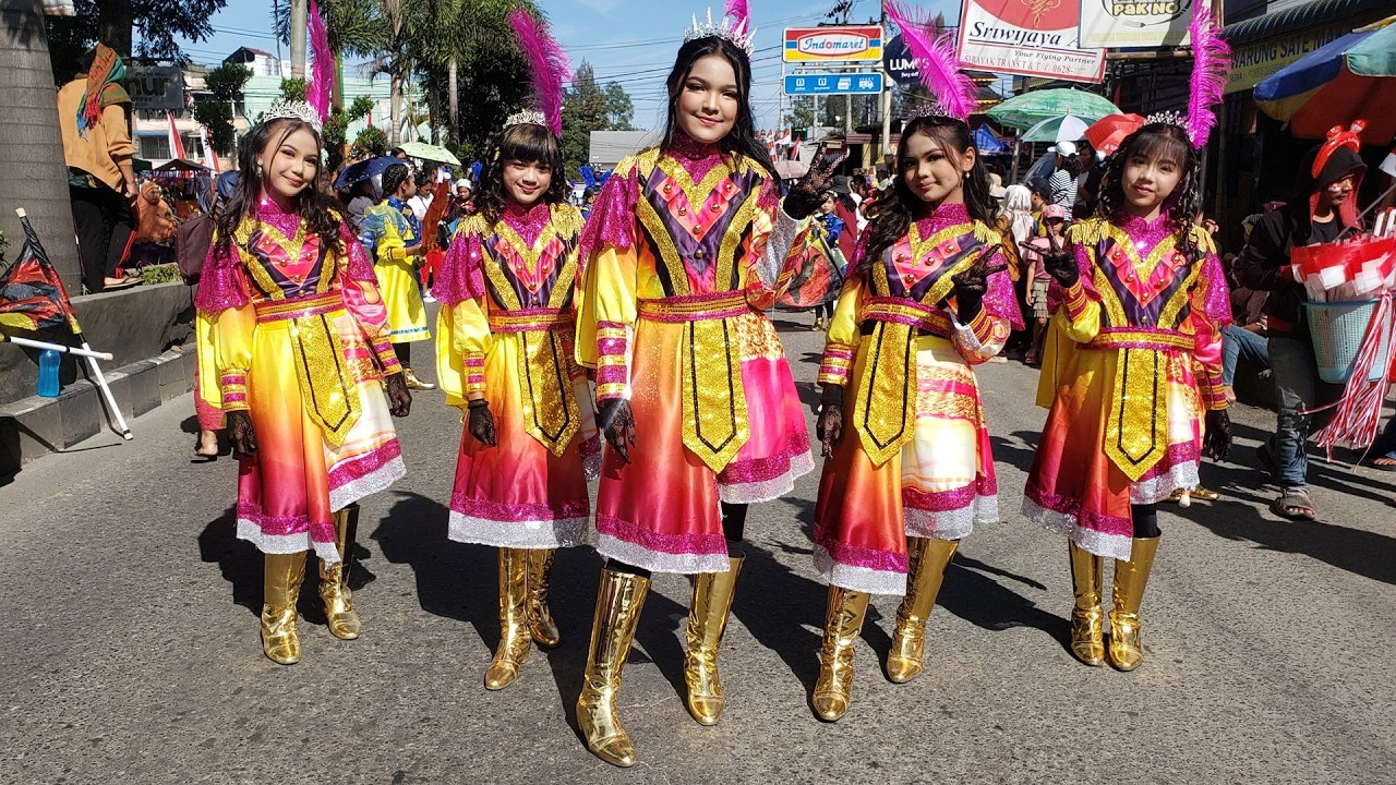 Penampilan Drumband & Marching Band SD Negeri 6 Kabanjahe di Parade HUT RI ke-80 Kabanjahe 2025