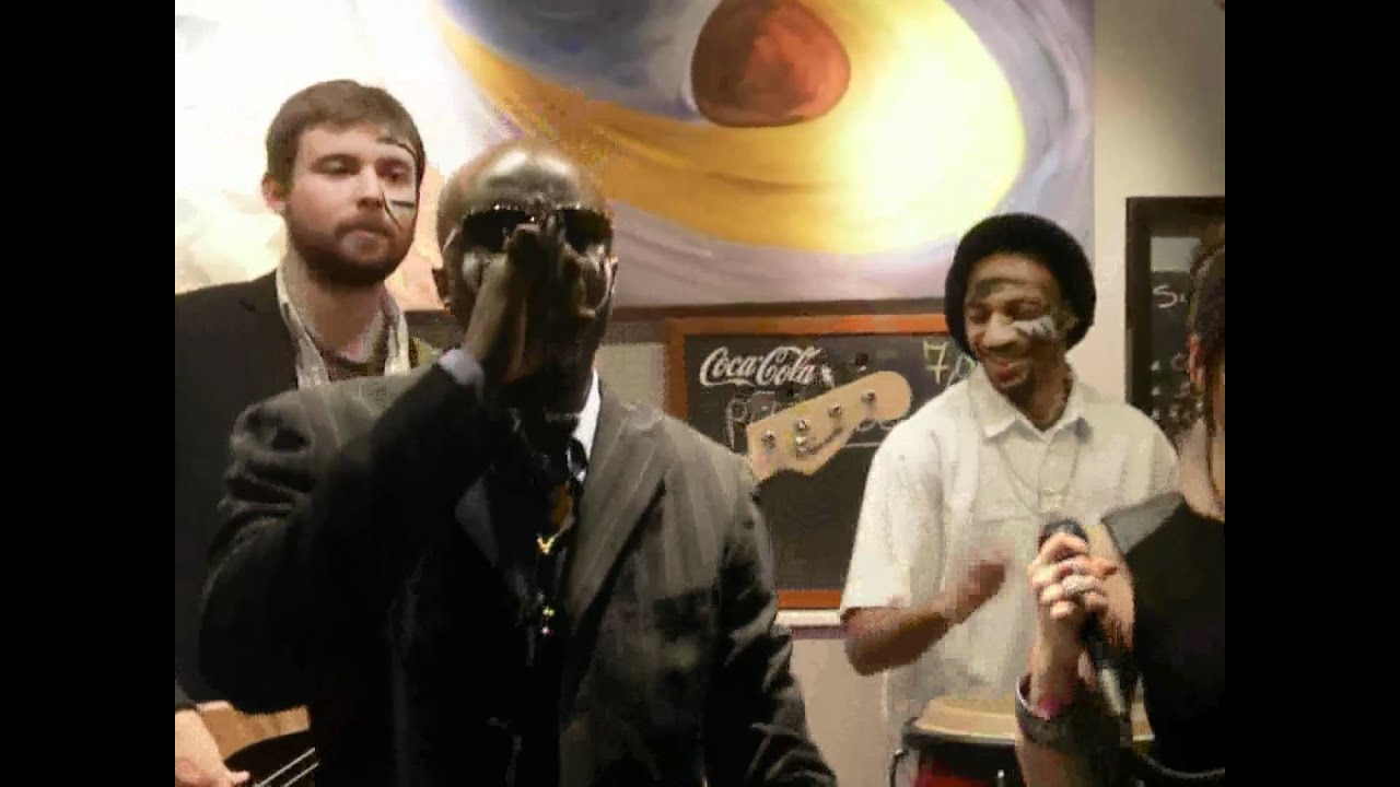 Merco Benzo and the Airlines live AT Maria's brussel - Poom Poom (dancehall time)