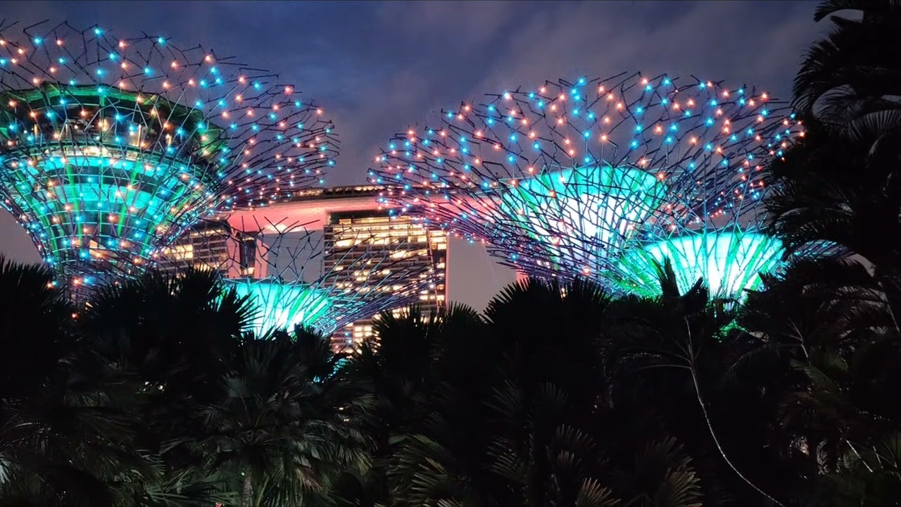 Gardens by the Bay Light Show | Garden Rhapsody Experience | A Different View, Same Vibes