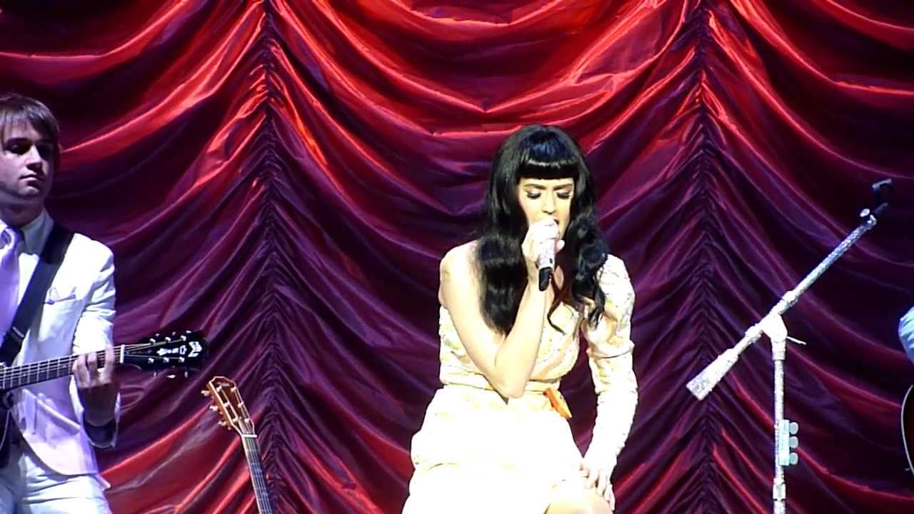 Katy Perry - Only Girl (In the World) (LIVE) Sydney 2011