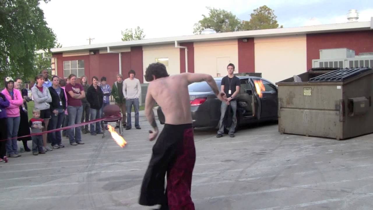 Dan Hendricks Spinning Poi