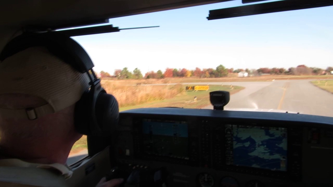 Landing and takeoff at Bay Bridge Airport