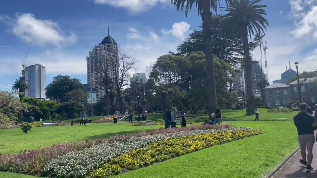 Albert Park Walk, Epic Scenery of Monuments, Flowers and Trees. #auckland #naturelovers #trees #park