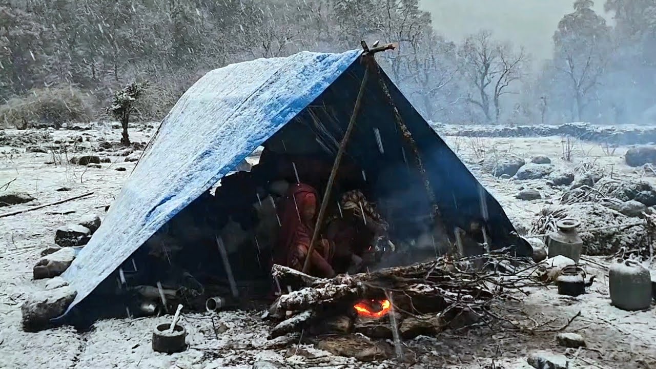 Best Life in A Himalayan Shepherd&rsquo;s During the Snowfall | Most Relaxing | Village Documentary Video 