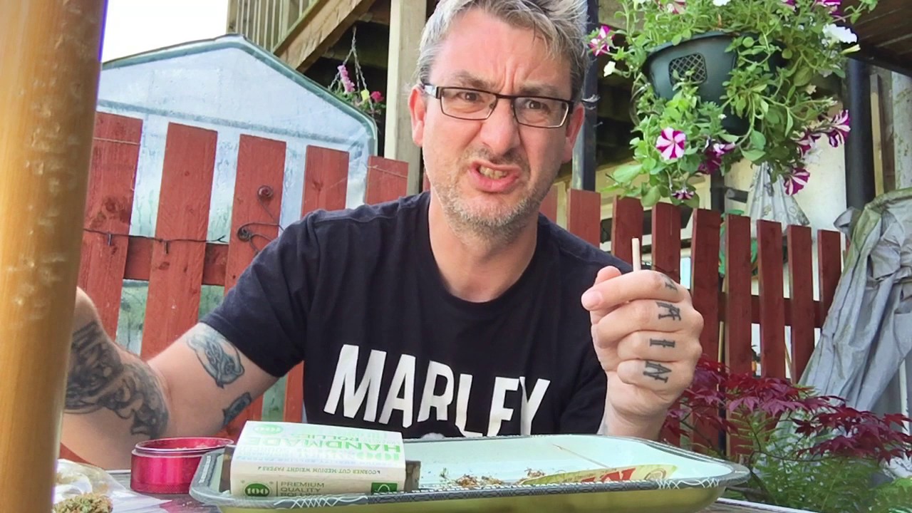 Wake & bake #5 , Starting the day in the sunshine with some lovely Mango Haze mmmm. 🌱🔥☀️