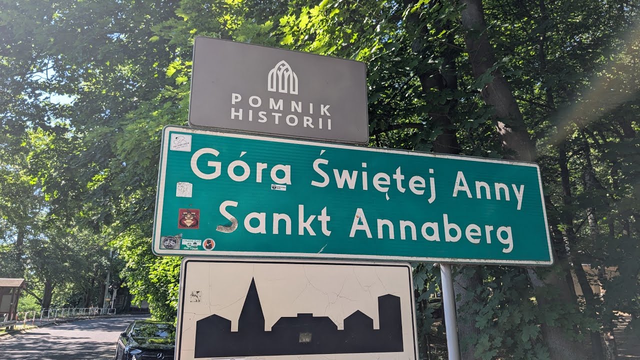 Góra Świętej Anny, Dom Pielgrzyma, Kamienny Amfiteatr, Ołtarz Papieski, Pomnik. Widok z drona