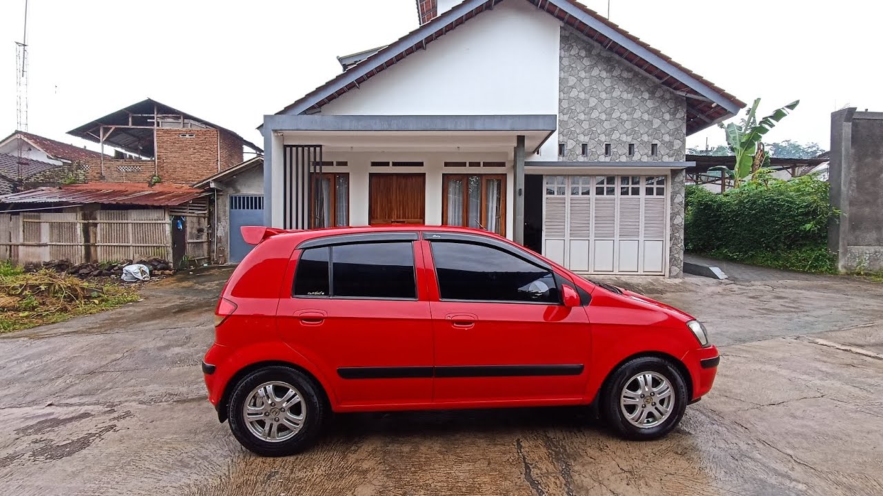 Dijual mobil bekas Hyundai Getz Cakep merah merona