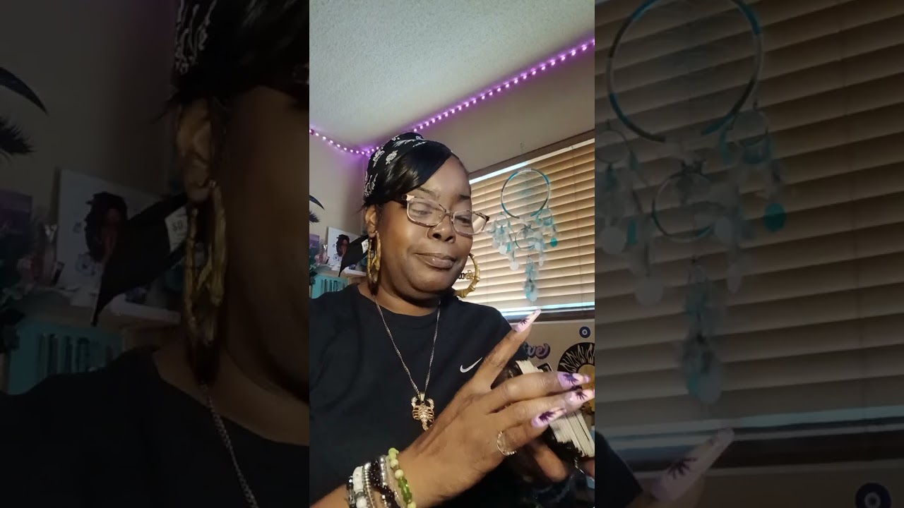 #karmic UNHINGED!!! HE'S YELLING AT HER. 