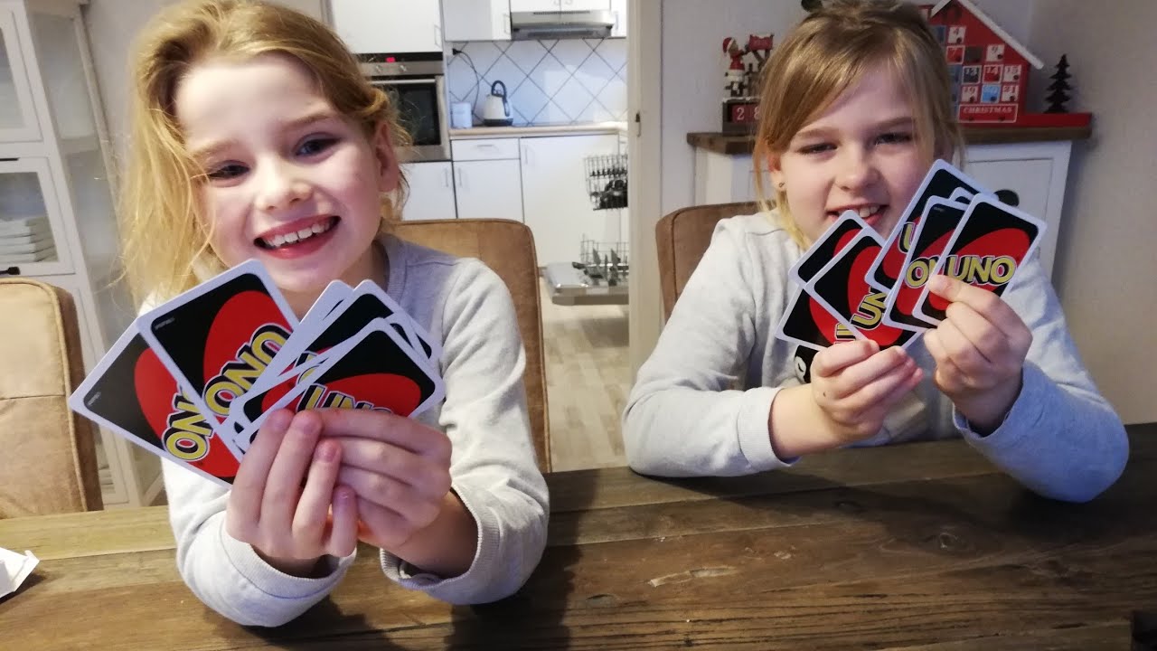 Vi hygger og spiller Uno 😁♠️🃏 Hvem mon vinder? 😃