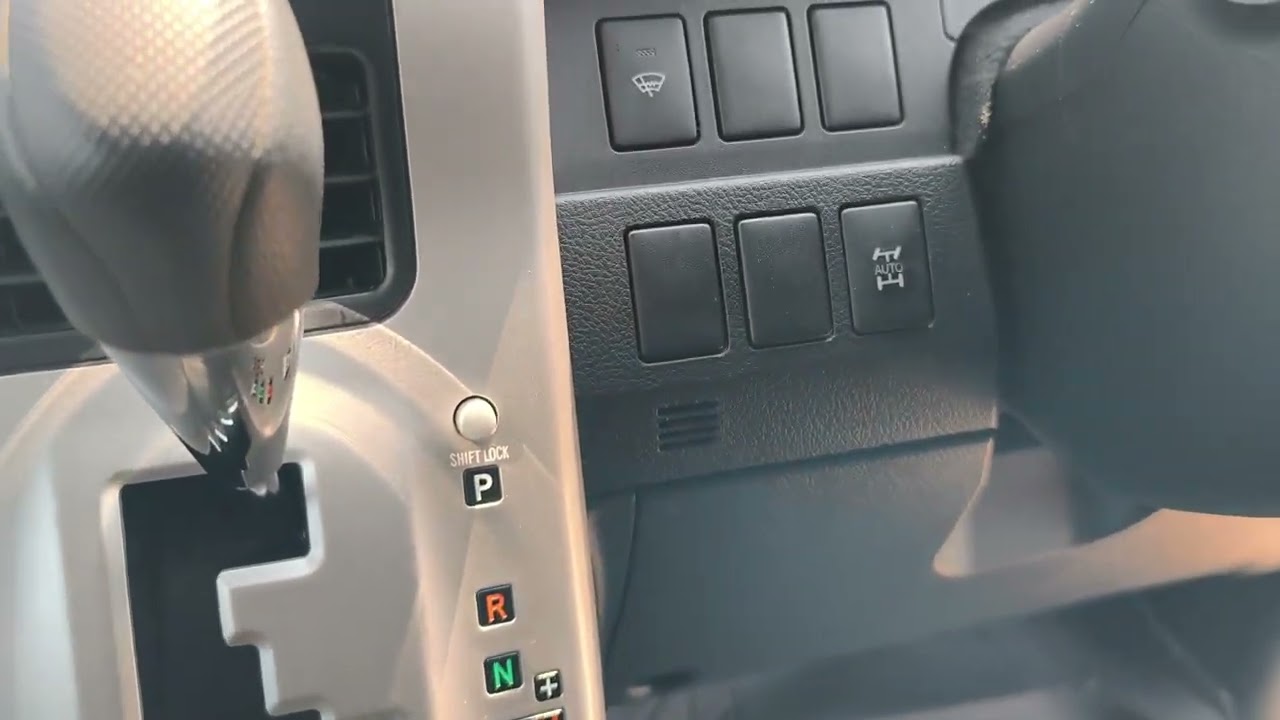 Продажа Toyota Noah 4wd 2011 года выпуска в Краснодаре