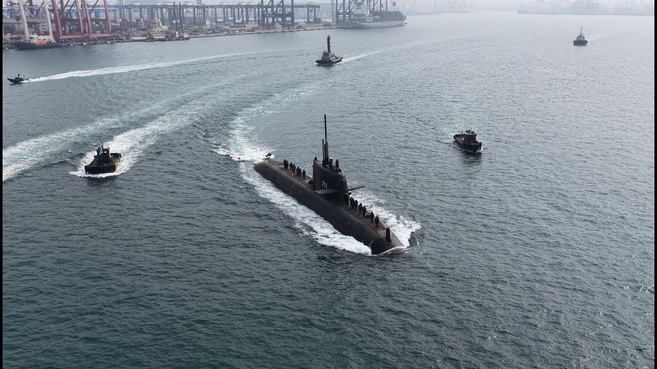 軍聞導讀20260126：海鯤號潛艦進行第六次海試完成IPMS及潛航測試前的各項科目演練近期內將進行潛航測試-不讓共軍「斬首」鐵衛憲兵學城鎮戰4天3夜練兵還要防無人機-國軍成立「聯合火力協調中心」