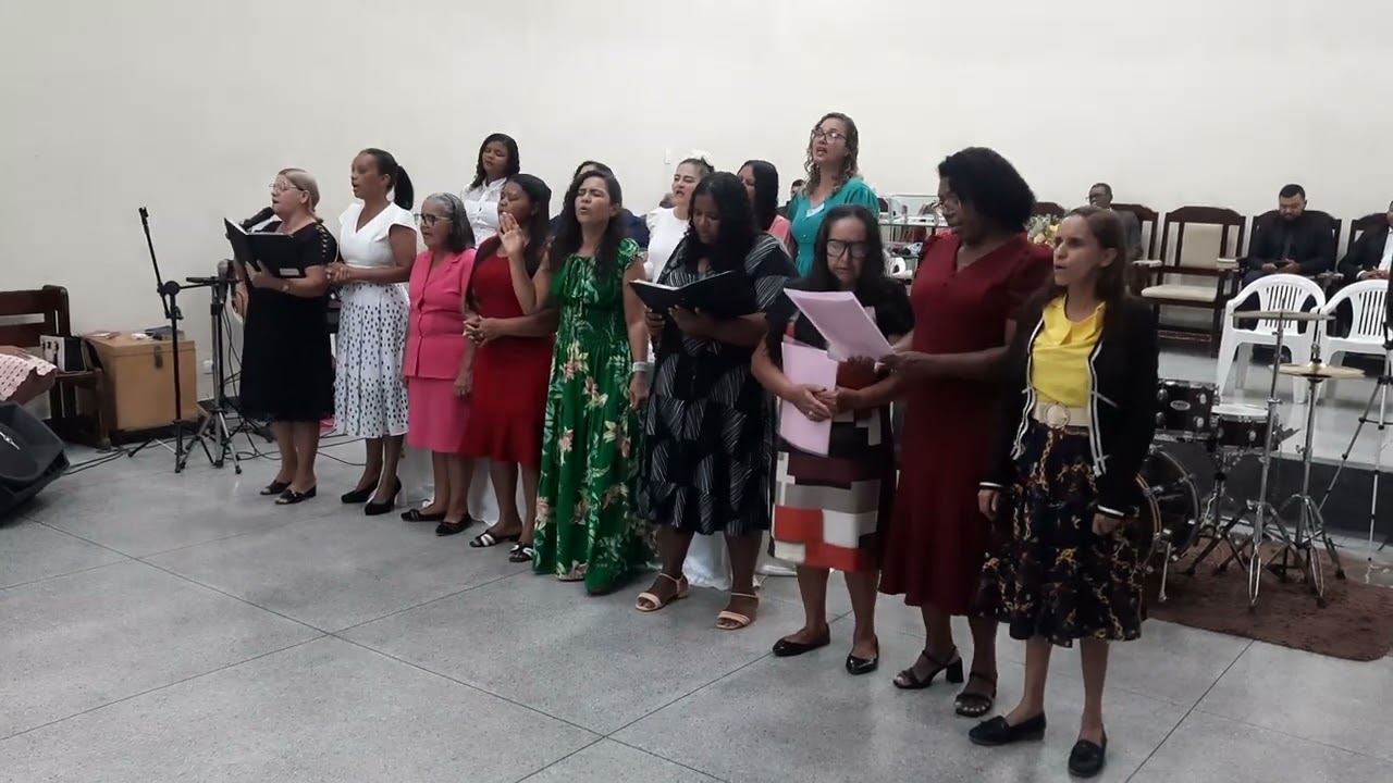 Conjunto Gloriarte louvando ao Senhor
