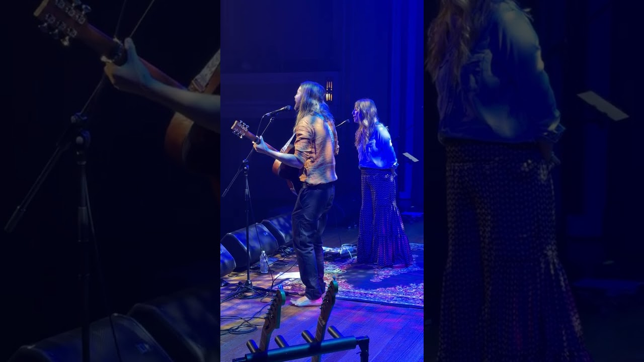 Jimmy McGrath and Ashleigh Dallas -Fantasy Feelings - Live at Tamworth town hall