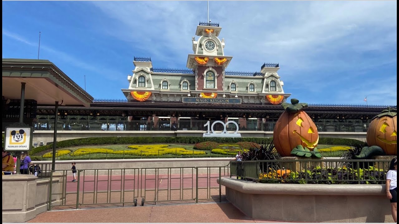 Chaotic Arrival Day// Our Longest Disney Trip Ever!