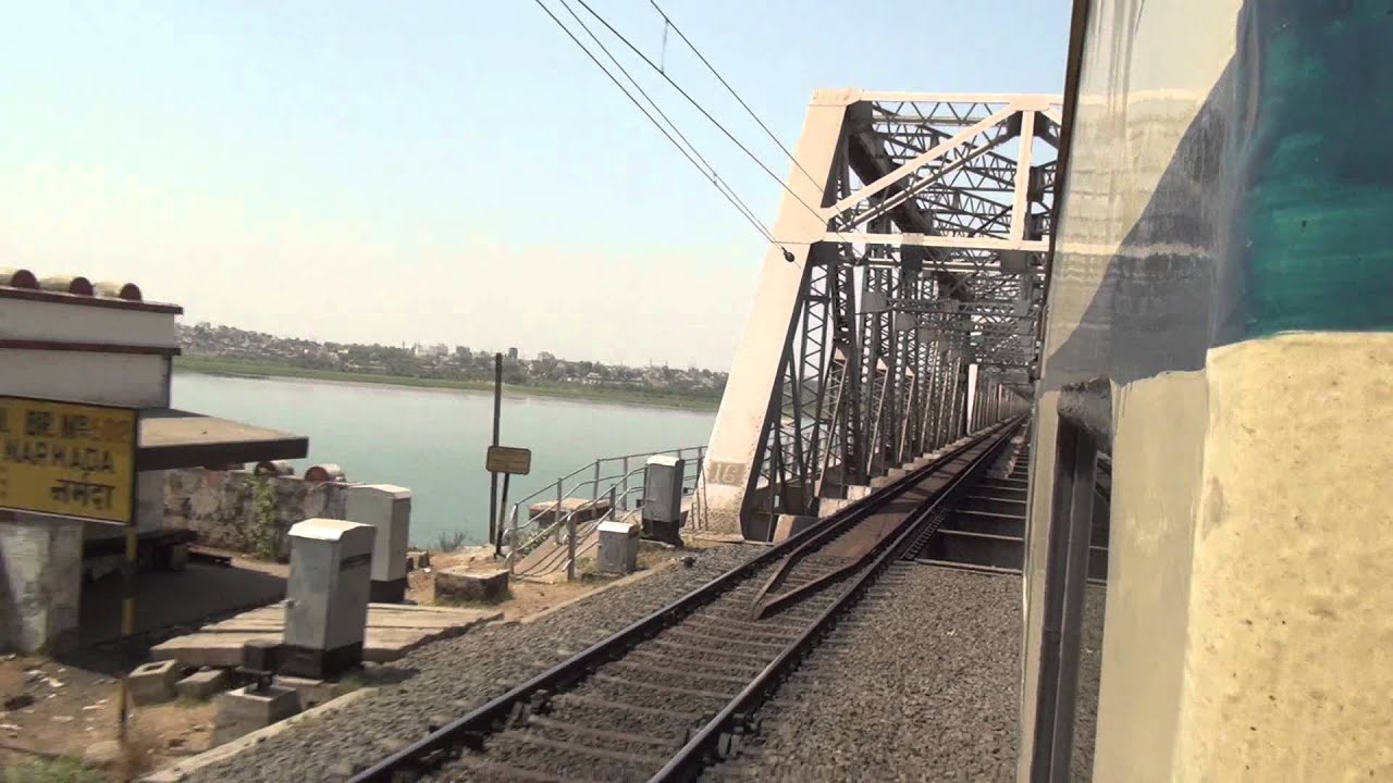 INTERCITY-EXPRESS TRAIN LEAVING BHARUCH, PASSING NARMADA RIVER BRIDGE & BRILLIANTLY ACCELERATING TOO