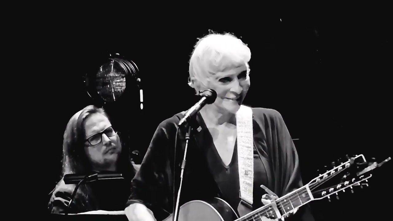 judy collins confessing stephen stills' helplessly hoping is about her