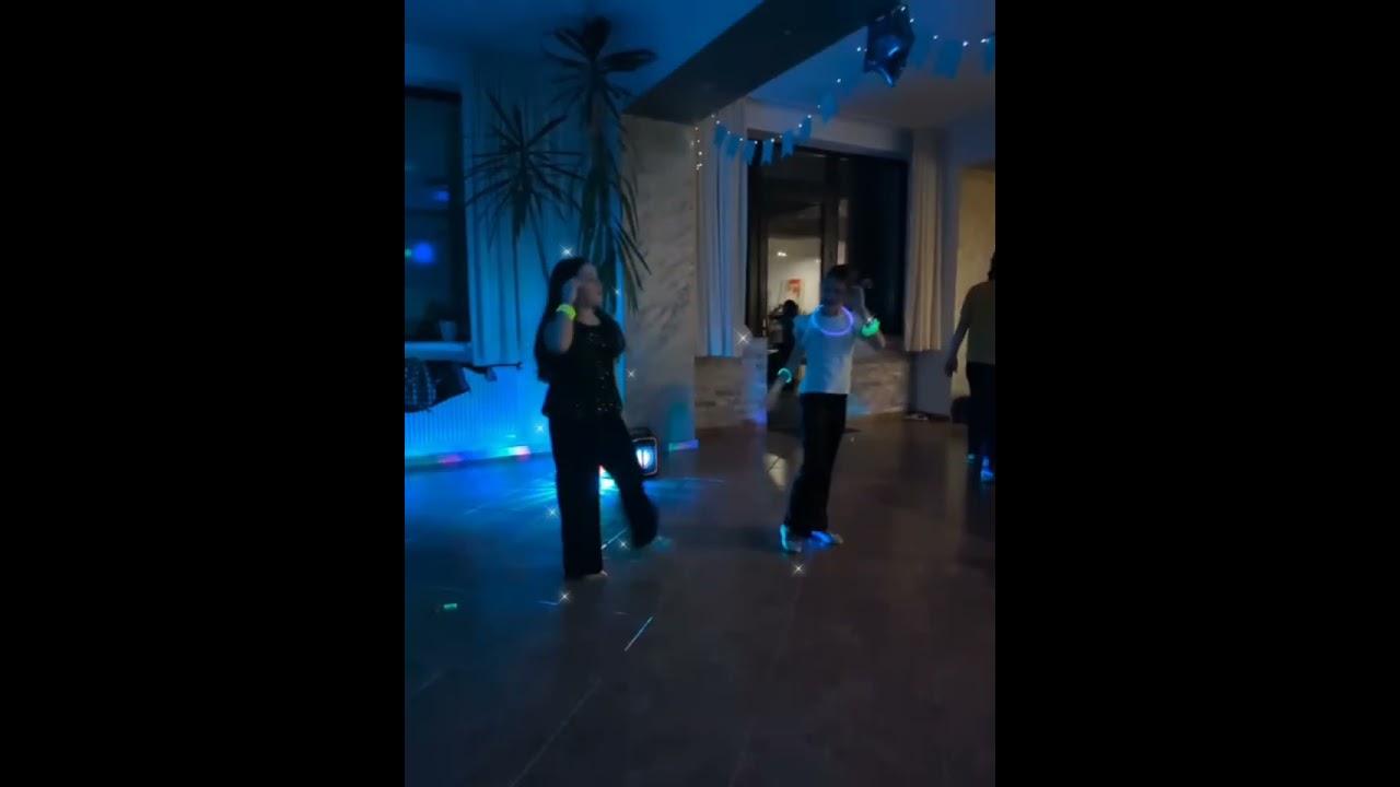 Daria & Iulia -Timber 