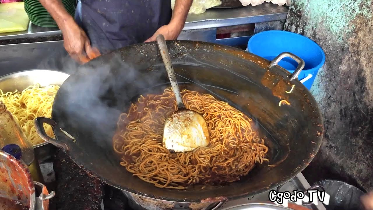 Mee Goreng Tanjung Bungah Penang // Malaysia Popular Food