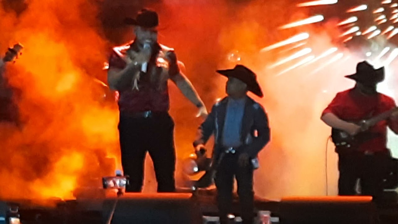 Jackson Barreto junto a Jessi Uribe Barquisimeto