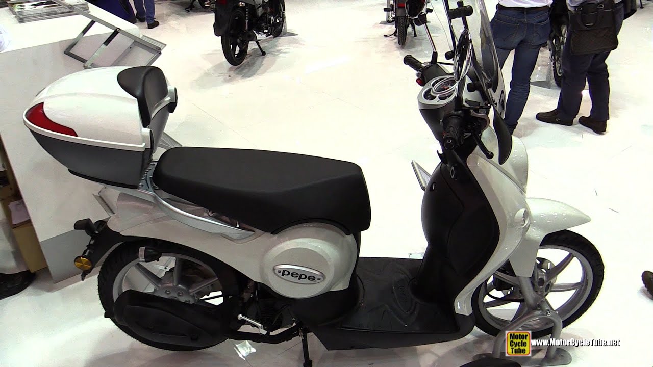 2015 Benelli Pepe 50cc Scooter -- Walkaround - 2014 EICMA Milan Motorcycle Exhibition