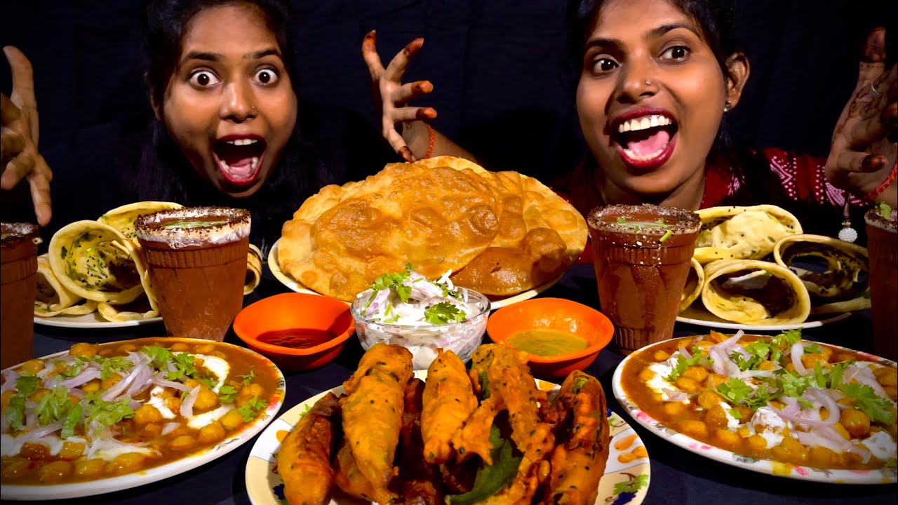 Spicy chole kulche🔥🥵 with spicy chole bhature🔥 rayta bhindi pakauda👌👌🤤